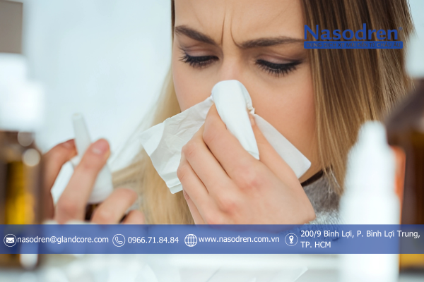 xịt xoang chất co mạch